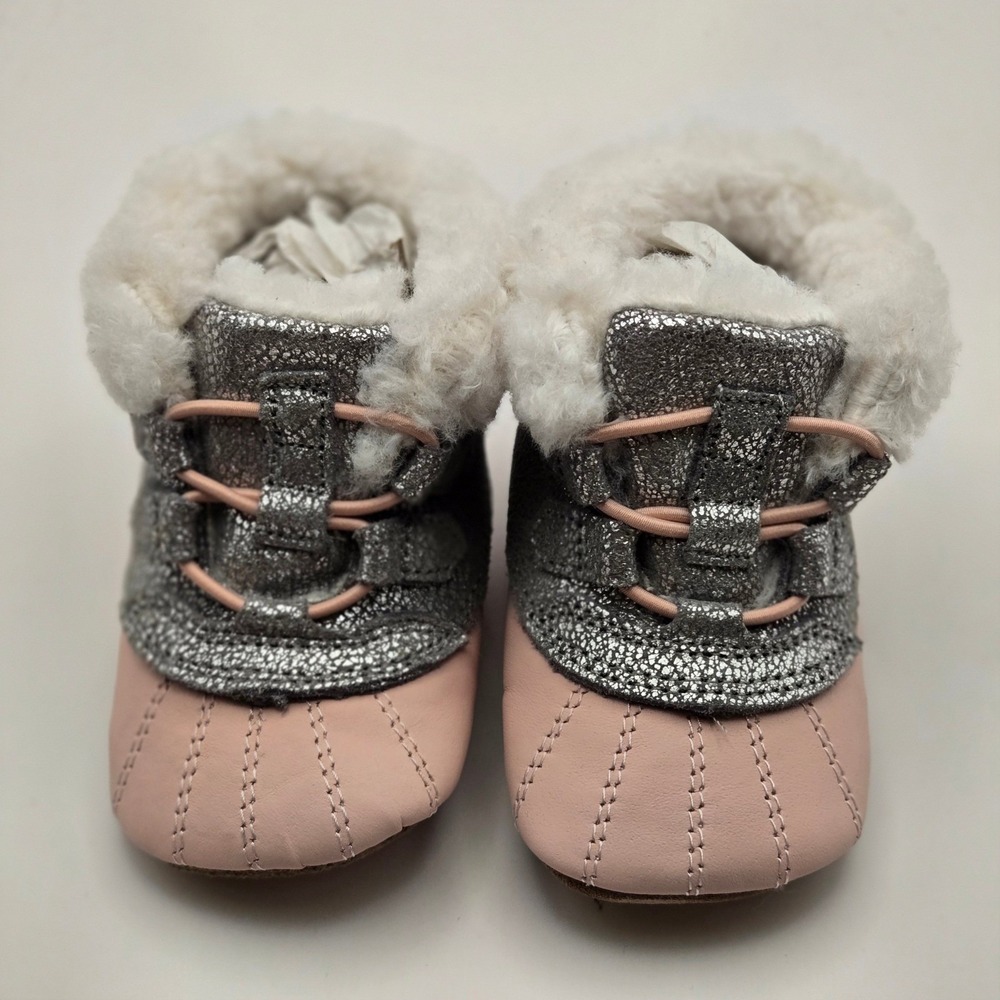 Robeez New 9-12M First Kicks Baby Shoes Pink Silver Faux Fur Booties Girl